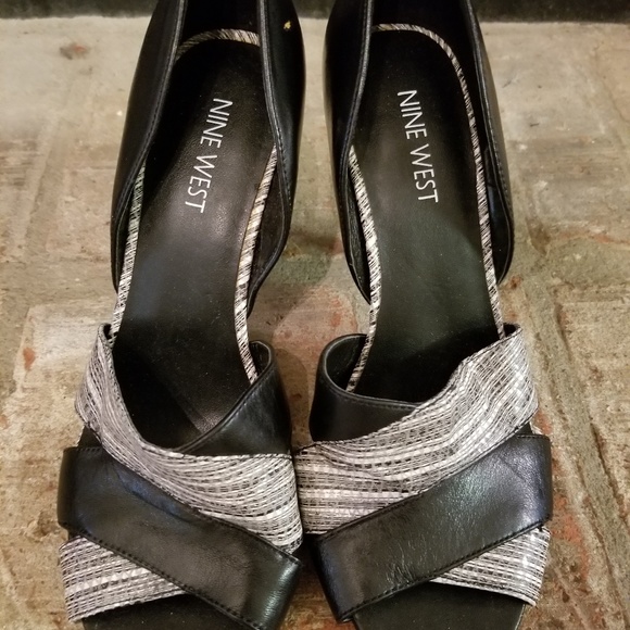 Open toe pump - Picture 7 of 7